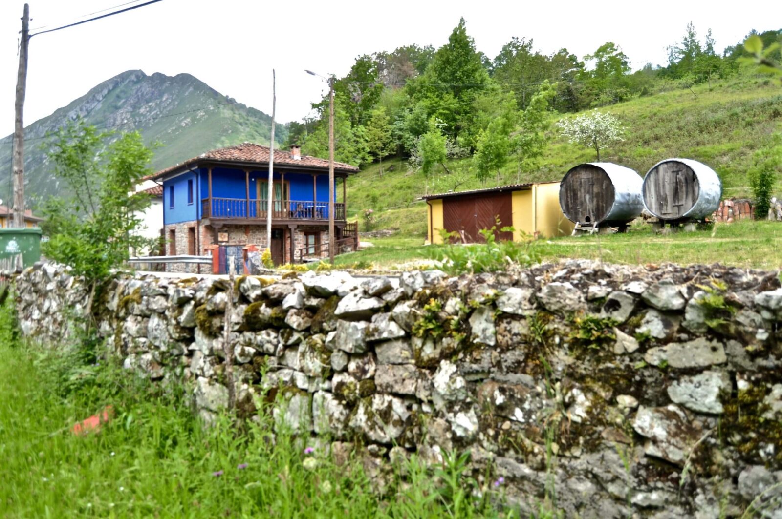 Aguas del Sella vista exterior Casa rural con jacuzzi Aguas del Sella en Asturias.
