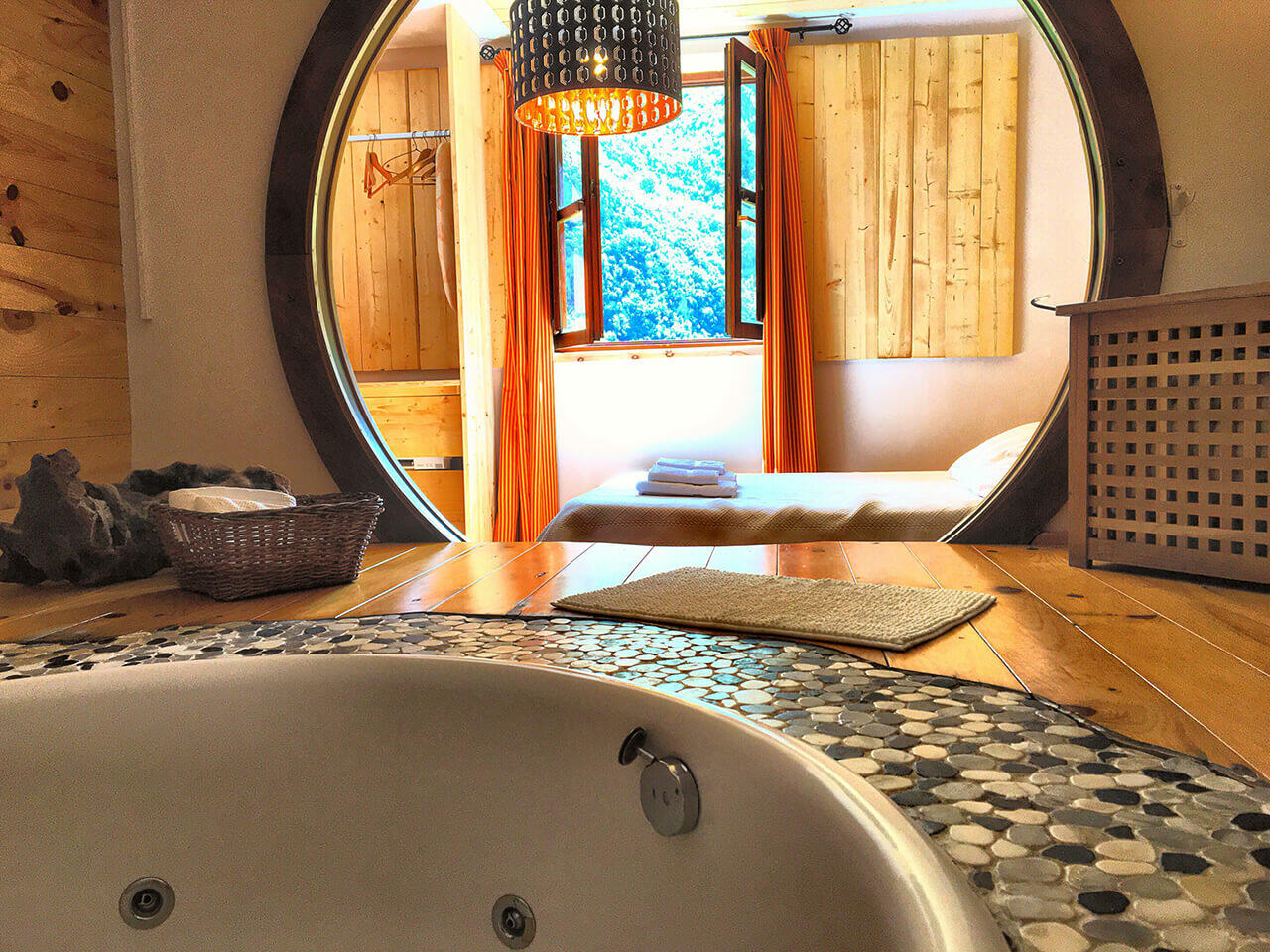 Casa rural con Jacuzzi. jacuzzi a ras de suelo. Cangas de Onís Casa rural con Jacuzzi. jacuzzi a ras de suelo. Cangas de Onís